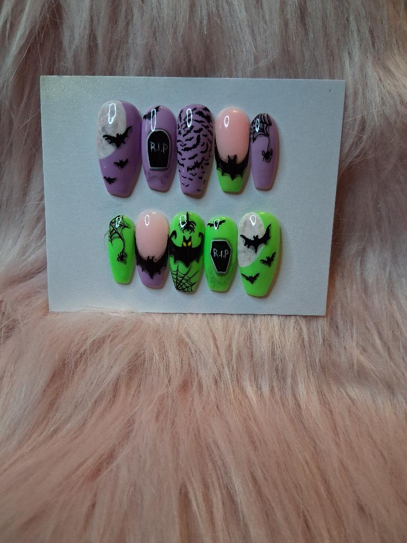 Bat behavior Nail Set