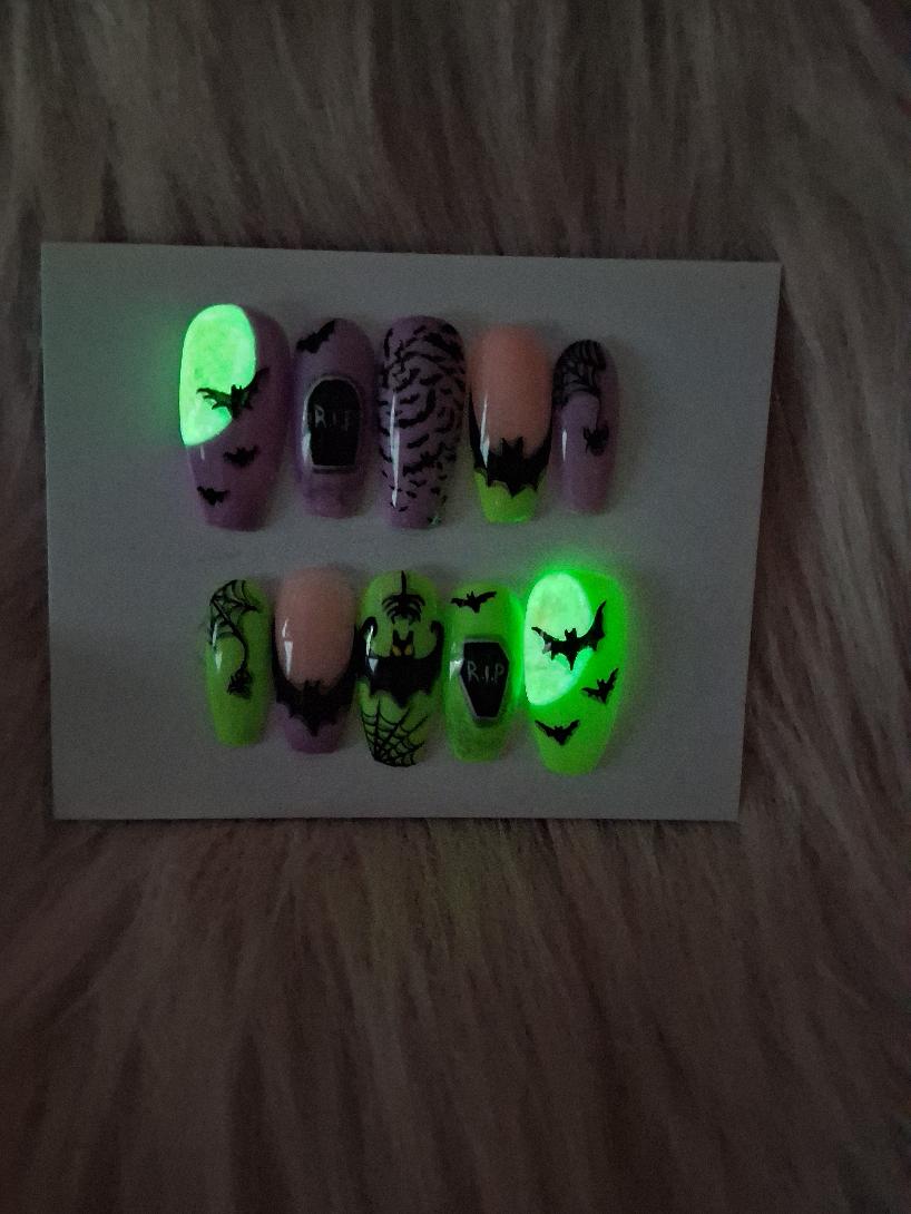 Bat behavior Nail Set