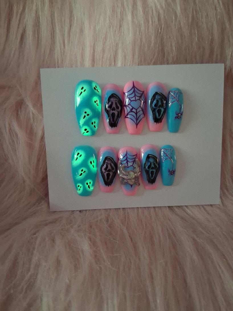 Ghosting you Nail Set
